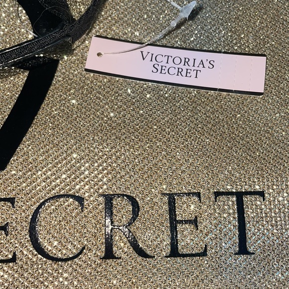 BNWT Victoria’s Secret tote in gold & black - Picture 4 of 5